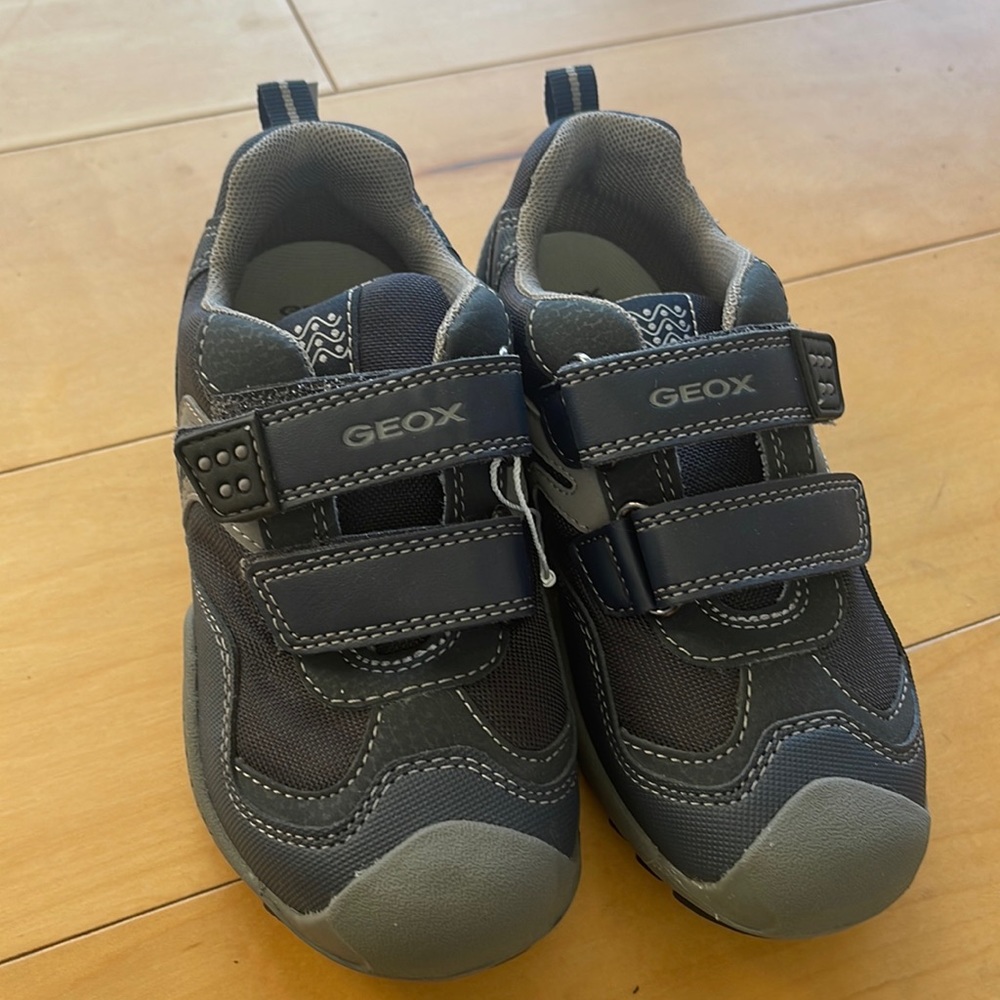 Boys GEOX Hiking Shoes - US size 11